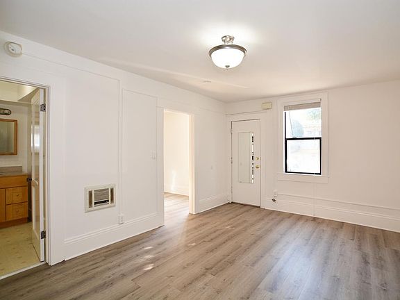 3rd image of 1382 Grove St