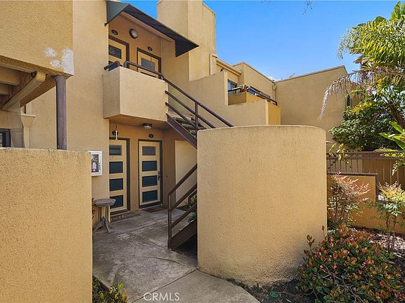 2nd image of 25712 Le Parc Unit 21