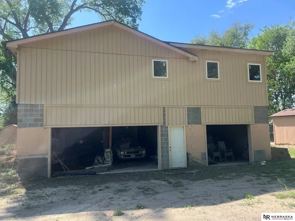 1810 Park Cir, Bellevue, NE 68123