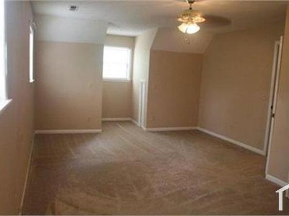 107 SE Shannon Dr #1