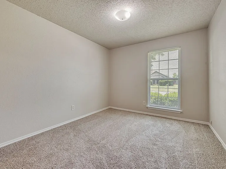 2618 Trumpet Dr — Photo 12