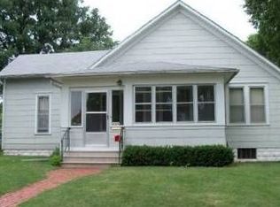 1104 W John St, Grand Island, NE 68801