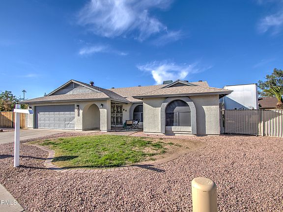 3rd image of 8152 W SIERRA VISTA Drive