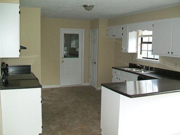 3rd image of 2412 Argentina Dr