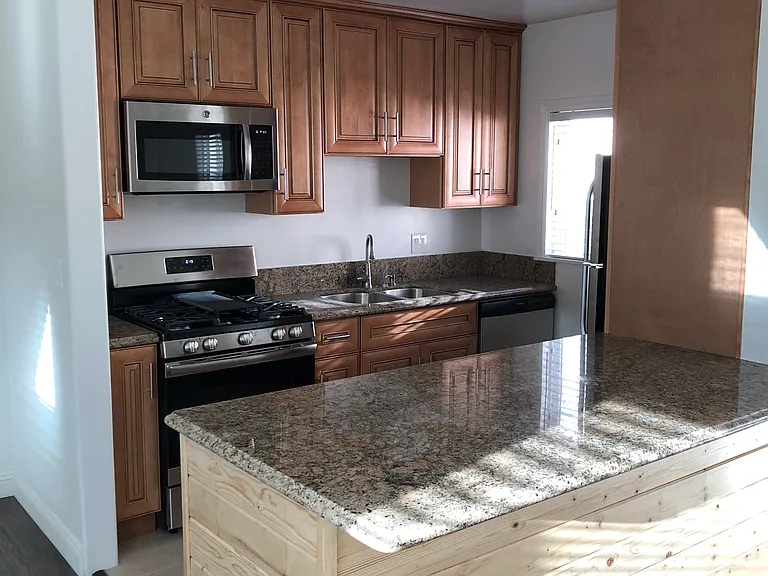 5439 Russell Ave #6 — Photo 18