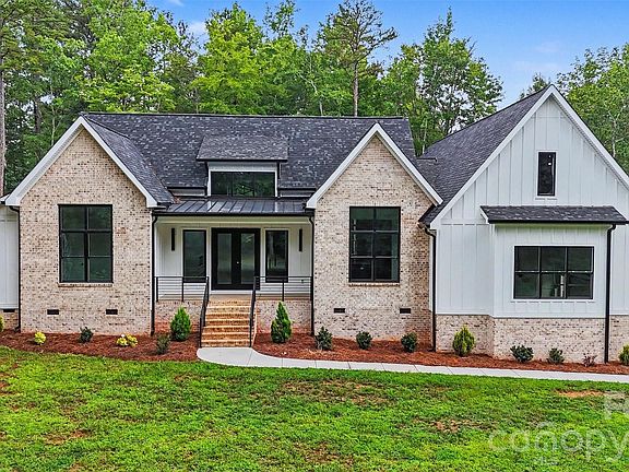 4th image of 4808 Rockwood Dr