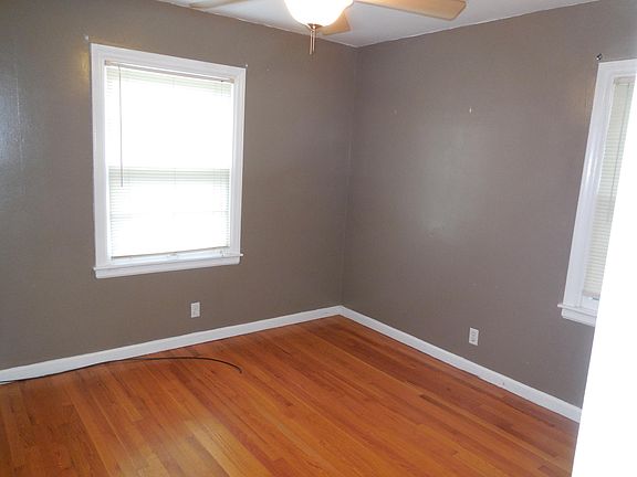 4th image of 1211 Meadow Lake Ter