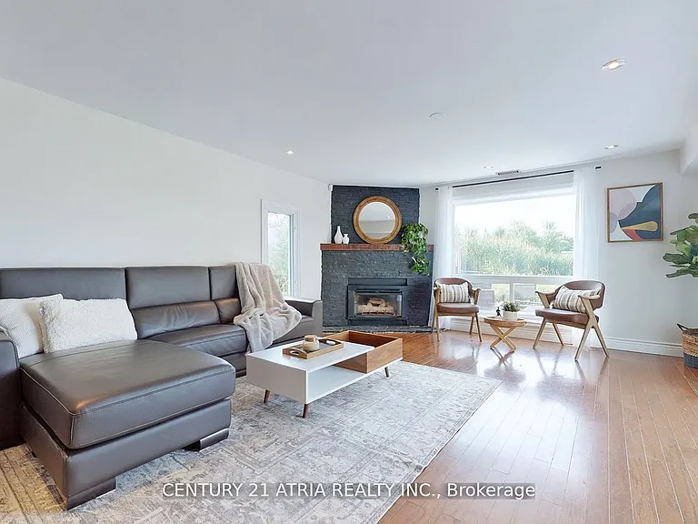 175 Riveredge Dr — Photo 2