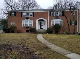 14 Lenox Ct APT 903, Suffern, NY 10901