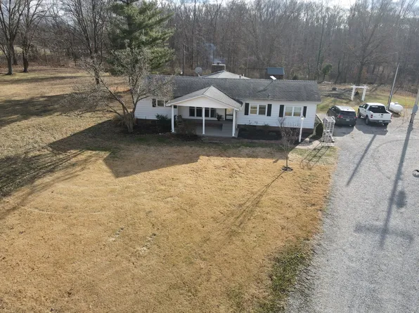 9576 State Route 161 Ext, Iuka, IL 62849