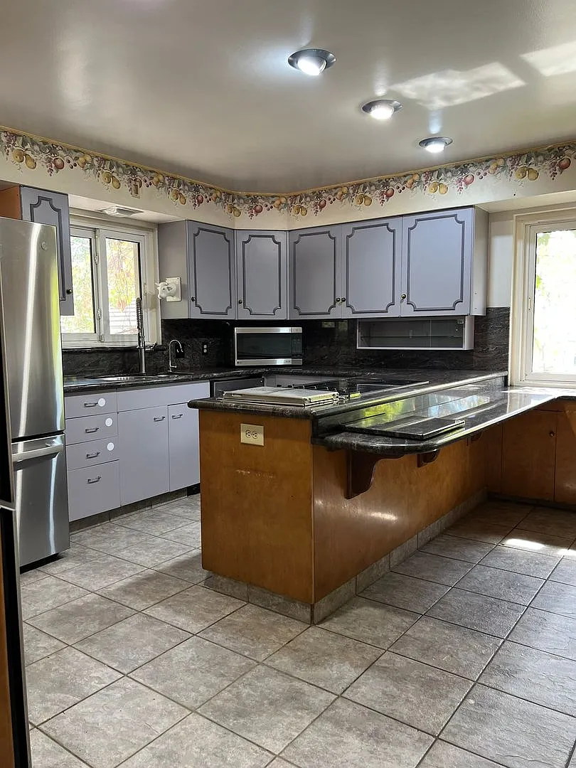 808 Helvetia Ave photo 1