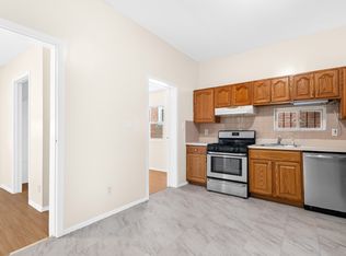 3268 30th St #1, Astoria, NY 11106