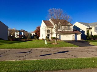 8633 Savanna Oaks Ln, Woodbury, MN 55125