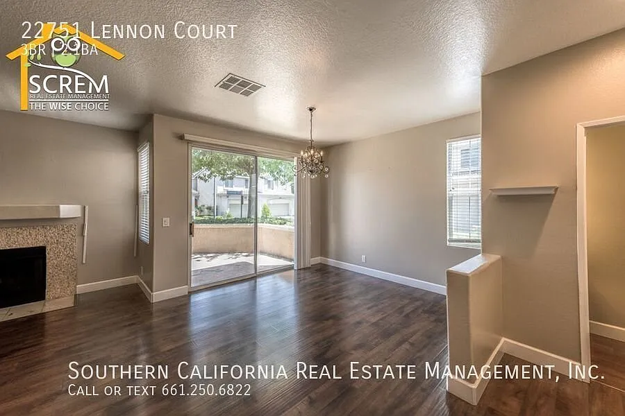 Three Bedroom Townhouse with Large Patio in Gated Community — Photo 4