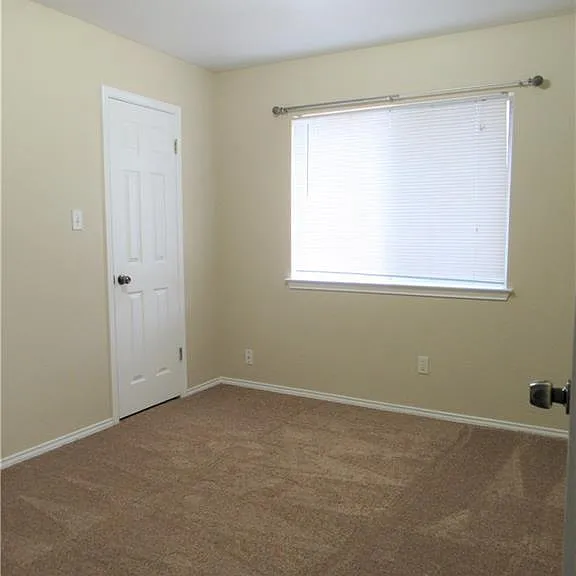 4723 Castleman Dr — Photo 20