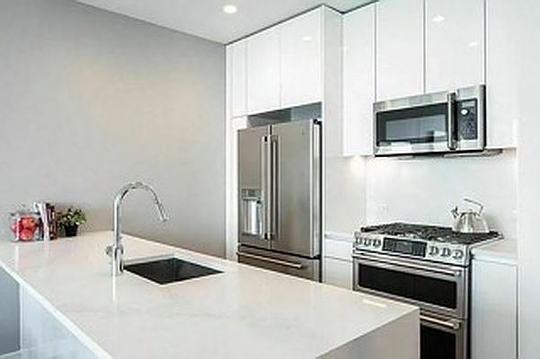 1st image of 320 W 39th St #13E