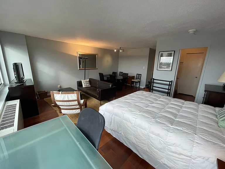 1330 New Hampshire Ave NW #817 — Photo 7