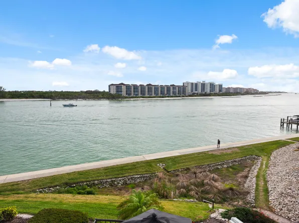 110 La Peninsula Blvd #110, Naples, FL 34113