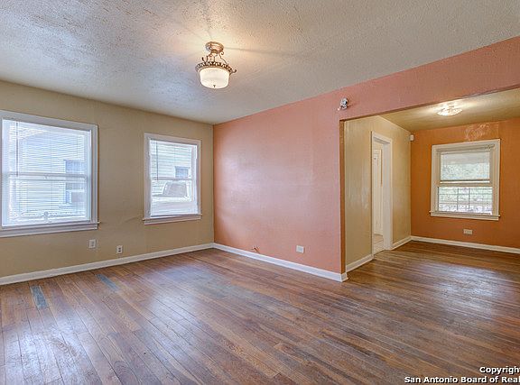 3rd image of 203 Linares St