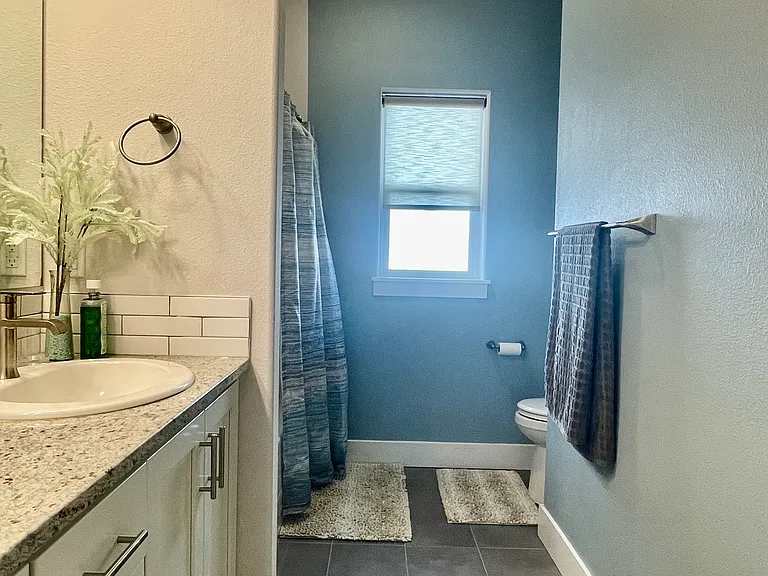 Kids/Common Bath, Second floor