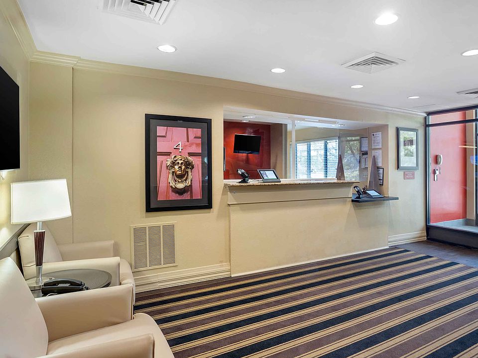 Lobby and Guest Check-in
