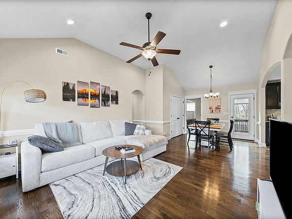 2nd image of 656 Deer Ridge Dr