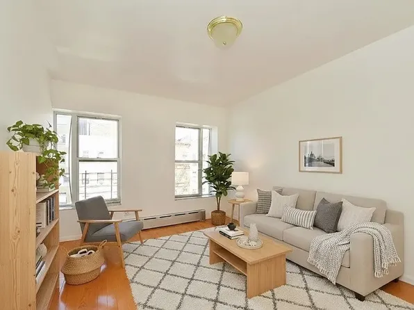 1993 3rd Avenue image 1 of 6