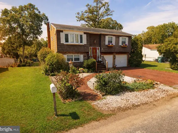 11 Spruce Dr, Little Egg Harbor, NJ 08087