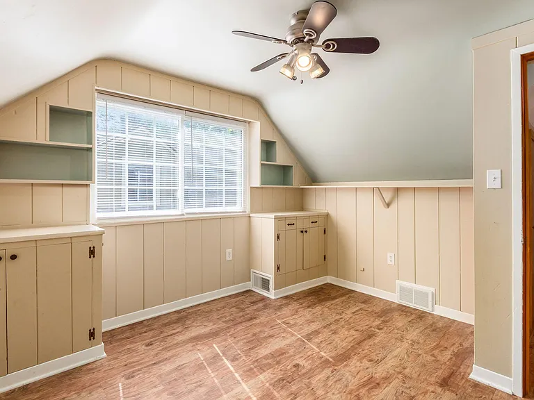 109 E Riverglen Dr — Photo 17