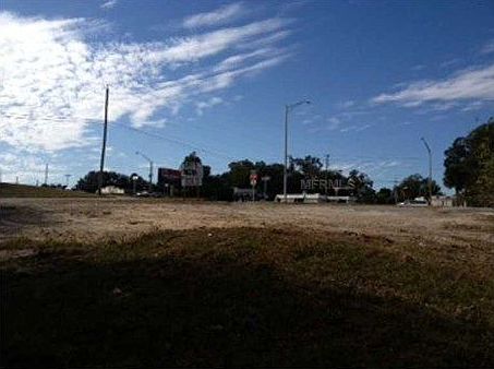 2nd image of 1097 S Woodland Blvd