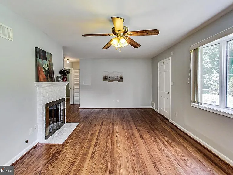 6641 Barrett Rd — Photo 5