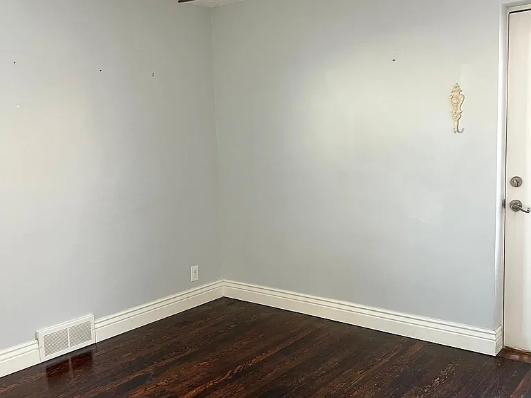 Upstairs bedroom 2
