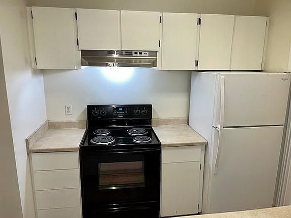 3rd image of 135 Piccadilly Pl APT G
