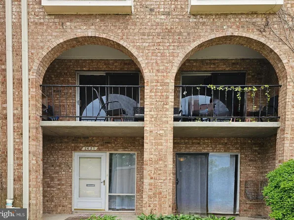 2621 Wagon Dr #342, Alexandria, VA 22303