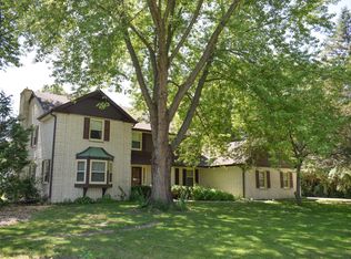 3905 W Le Grande Blvd, Mequon, WI 53092
