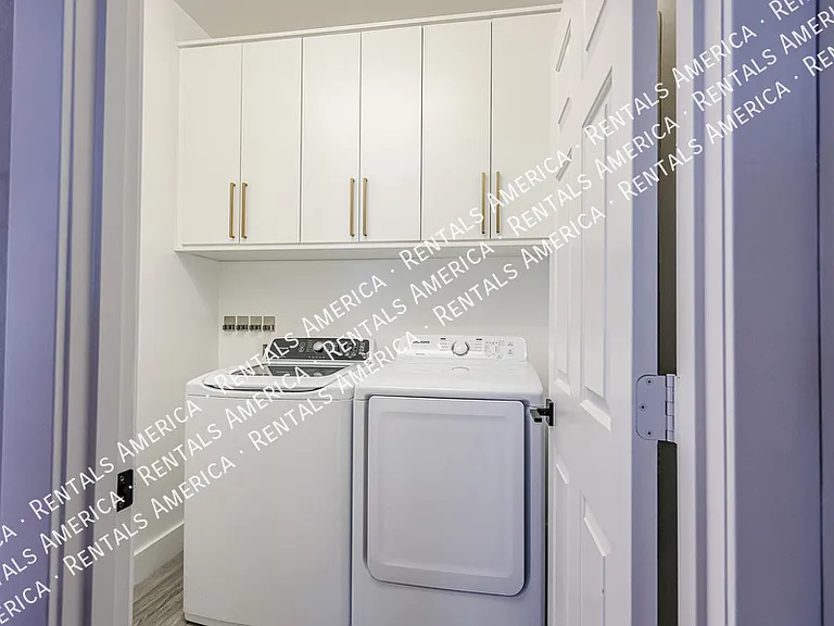 7855 W Rock Springs Dr — Photo 26