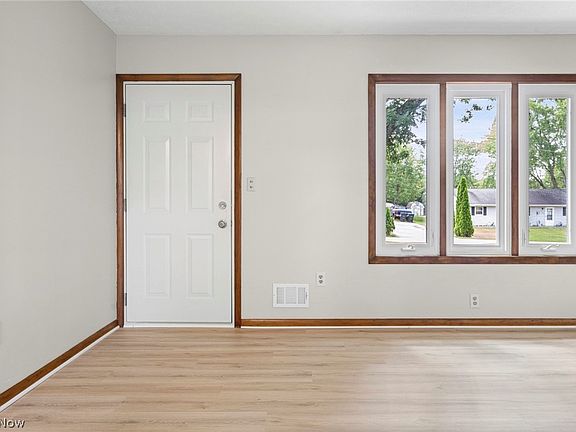 5th image of 3567 James Blvd
