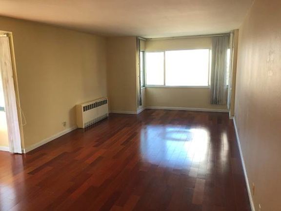 4th image of 1889 Broadway #101