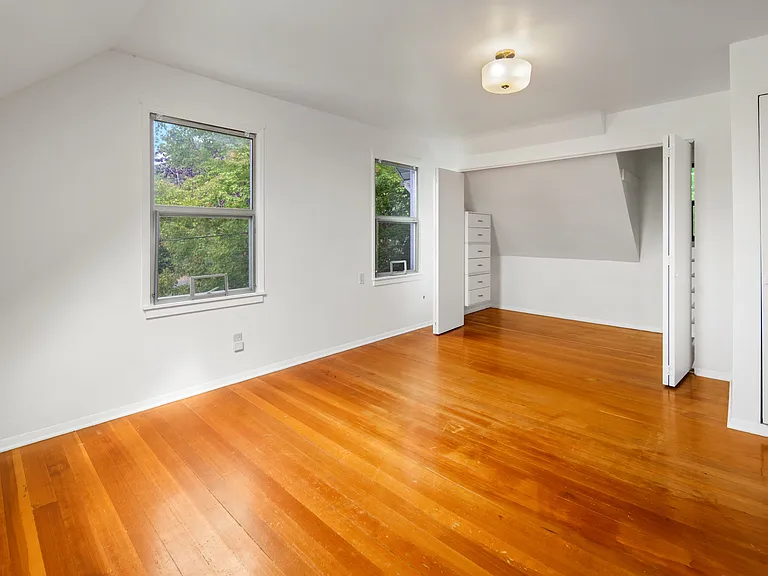 209 W Blaine St — Photo 9