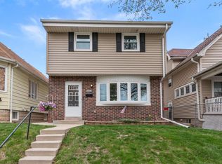 2061 S 72nd St, West Allis, WI 53219