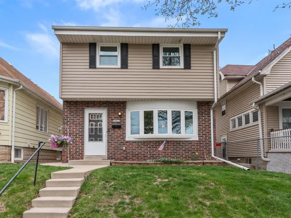 2061 South 72nd STREET, West Allis, WI 53219