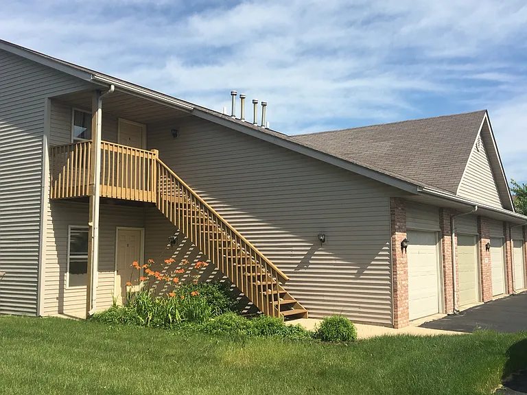 4979 Pine Cone Ct — Photo 1