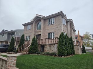 1550 202nd St FLOOR 2, Bayside, NY 11360