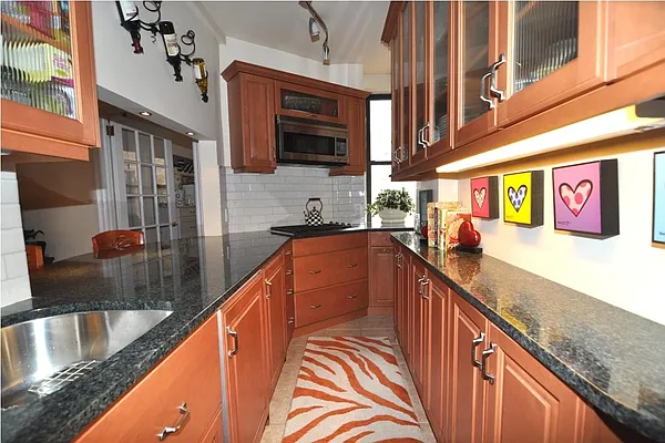 Sold by Corcoran | media 19