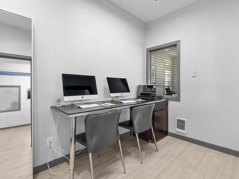 Align Apartments — Photo 14