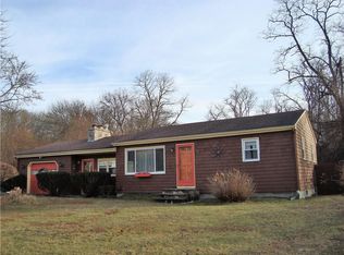 48 Foddering Farm Rd, Narragansett, RI 02882