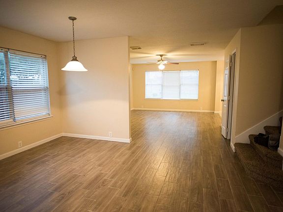 2nd image of 21107 Somerset Park Ln