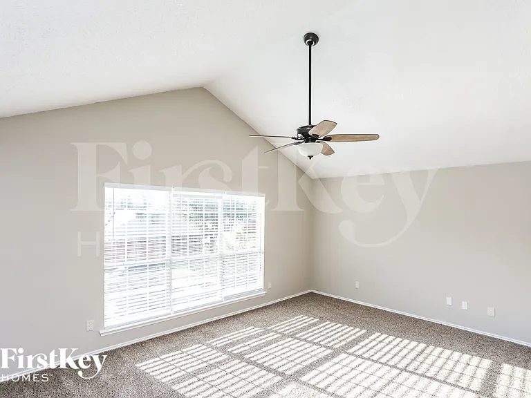 5320 Faireast Ct — Photo 9