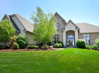 140 Legend Ct, Wales, WI 53183