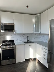 Sold by Avenue Real Estate